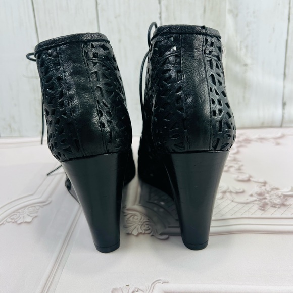 Stuart Weitzman Women  wedge Open Toe  Lace Up Leather booties Size 6.5 - Picture 10 of 15